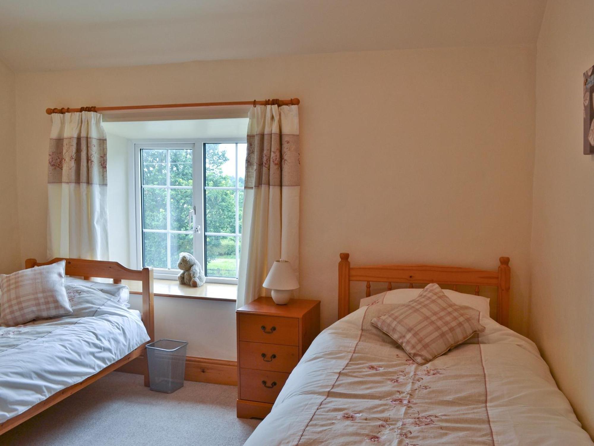 No 2 Flowery Bank Holiday home *